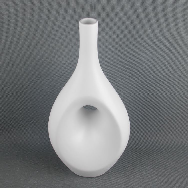 Vaza moderna ceramica, alba, Jarla decoralis.ro/